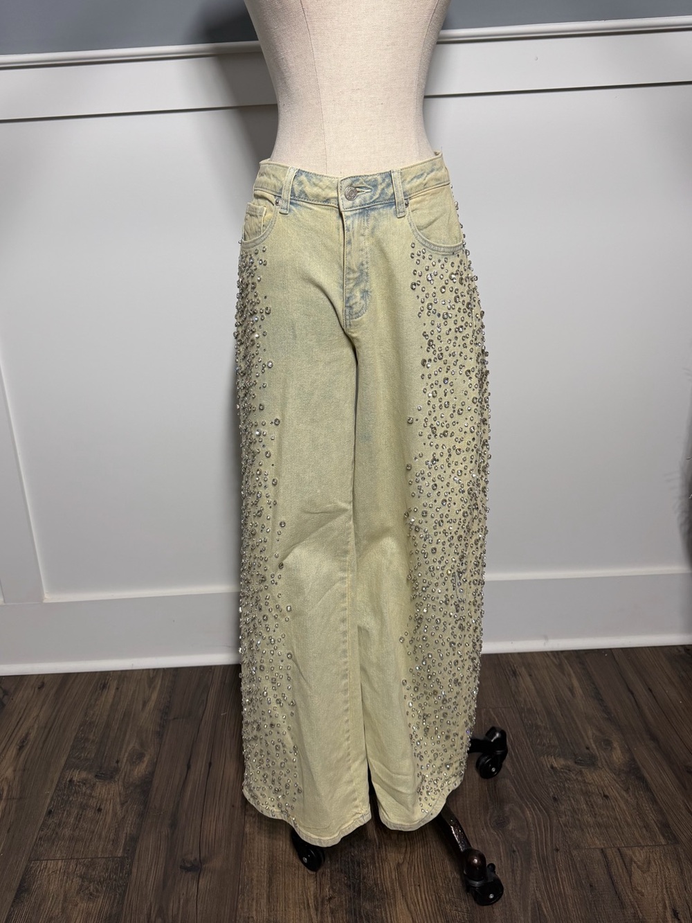 AKIRA Pale Yellow Wide-Leg Jeans with Crystal Embellishments